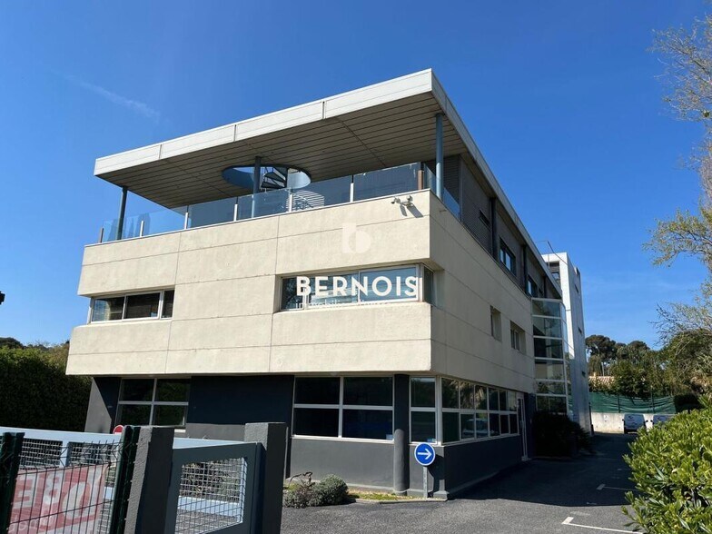 Office in La Seyne-sur-Mer for lease - Building Photo - Image 2 of 14