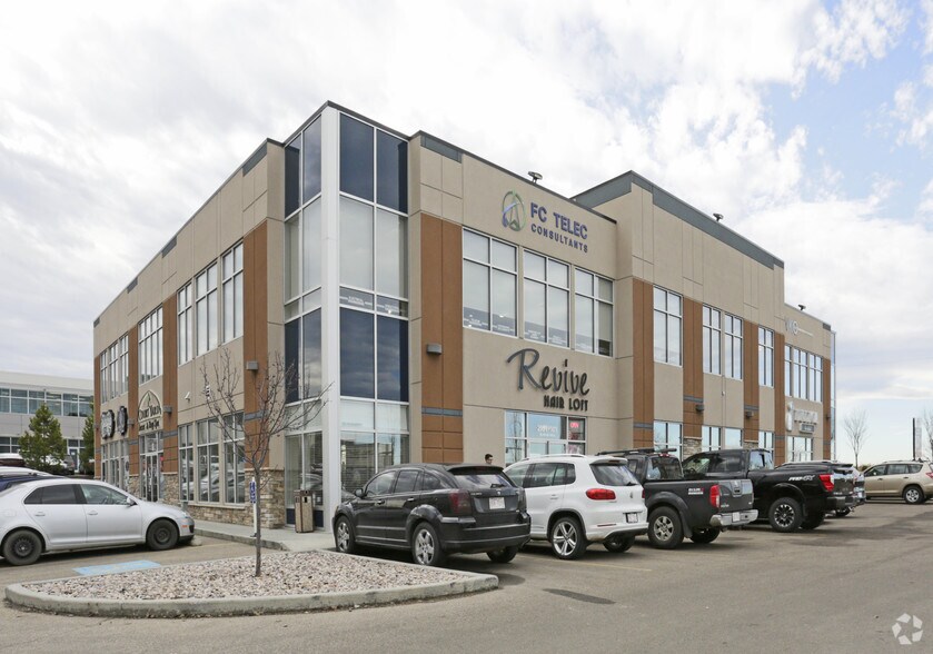 2951 Ellwood Dr, Edmonton, AB à louer - Photo du bâtiment - Image 2 de 14