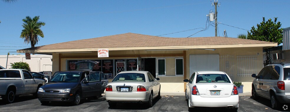 12731 McGregor Blvd, Fort Myers, FL à vendre - Photo du bâtiment - Image 2 de 3