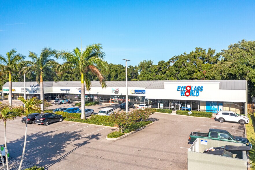 13002 Seminole Blvd, Largo, FL à louer - Photo du bâtiment - Image 2 de 5