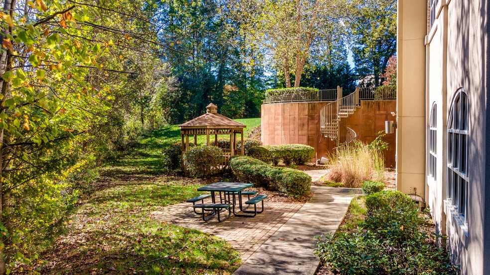 133 River Park Rd, Mooresville, NC à vendre - Photo du bâtiment - Image 3 de 18