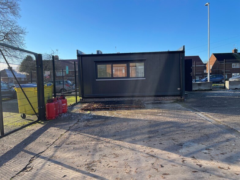 9A Linthouse Ln, Wolverhampton à vendre - Photo du bâtiment - Image 3 de 14