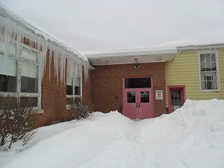 Plus de détails pour 97 Cedar St, West Hurley, NY - Spécialité à vendre