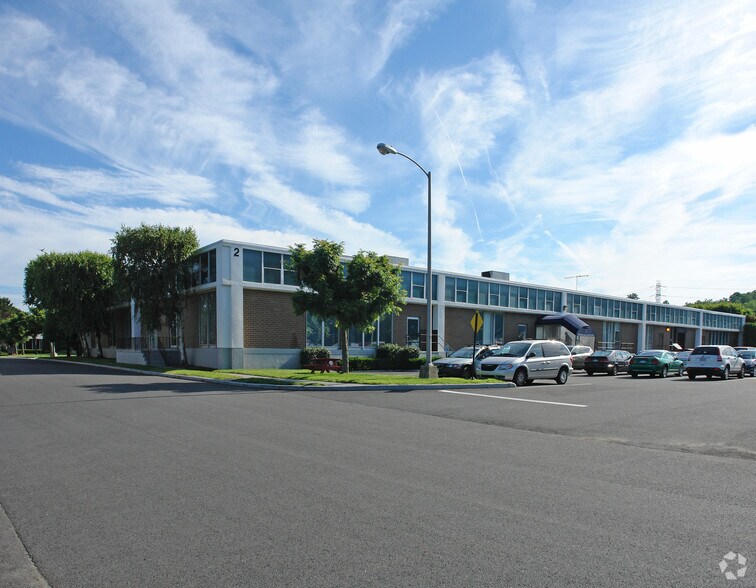 2 Westchester Plz, Elmsford, NY à louer - Photo principale - Image 1 de 7