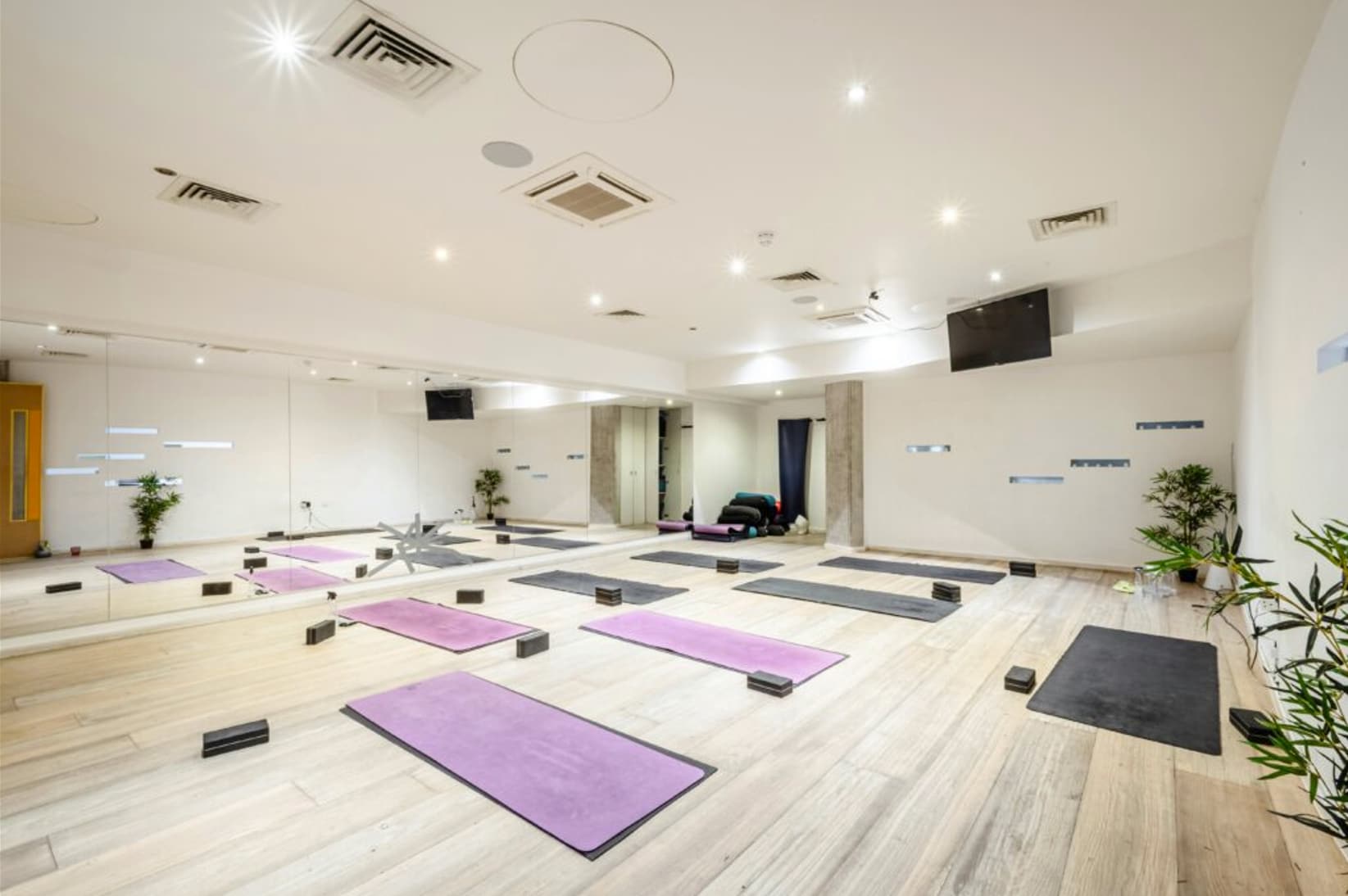 7B Cresset Rd, London for lease Interior Photo- Image 1 of 11