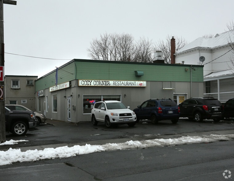 83-85 Main St St N, North Glengarry, ON à louer - Photo du bâtiment - Image 3 de 3