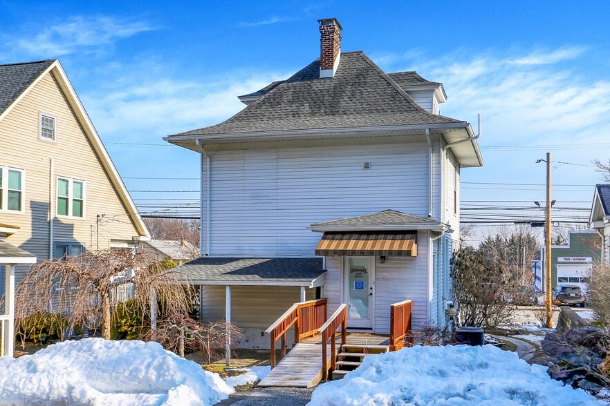 1544 Bridge St, New Cumberland, PA for sale - Building Photo - Image 2 of 3