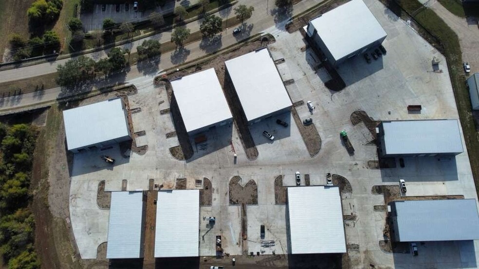 13620 S Gessner Rd, Missouri City, TX for lease - Building Photo - Image 3 of 34