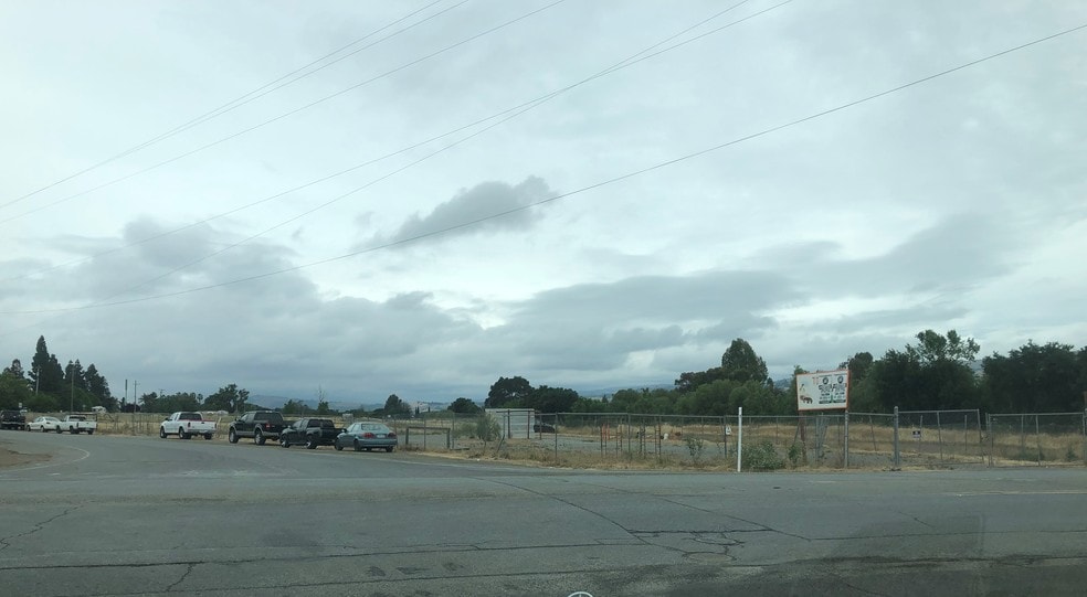 905 E San Martin Ave, San Martin, CA for sale - Building Photo - Image 3 of 9