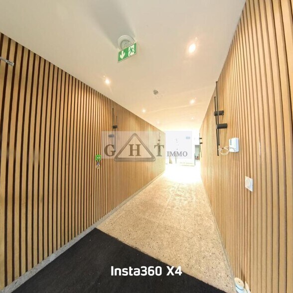 Office in Créteil for lease - Lobby - Image 3 of 6