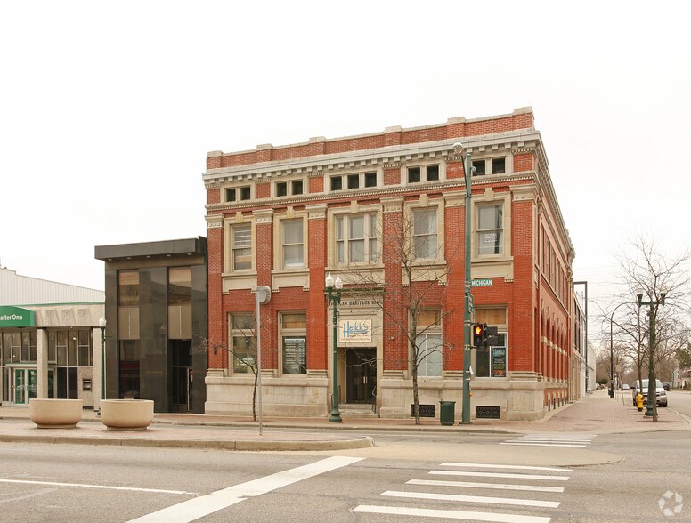 127-133 W Michigan Ave, Ypsilanti, MI à louer - Photo du bâtiment - Image 2 de 8