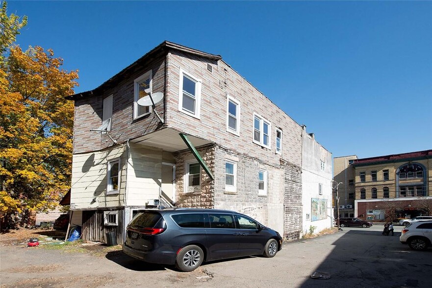 64 N Main St, Liberty, NY à vendre - Photo du bâtiment - Image 3 de 28
