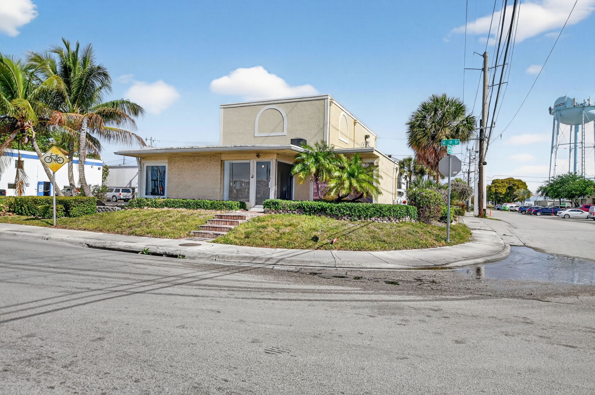 13 SW 10th St, Deerfield Beach, FL à louer Photo du bâtiment- Image 1 de 35