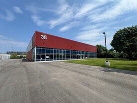 35 Prince Andrew Pl - Entrepôt