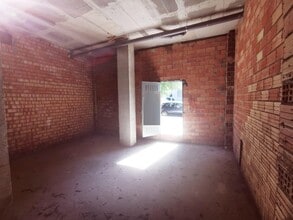 Retail in Manresa, Barcelona for lease Building Photo- Image 1 of 4