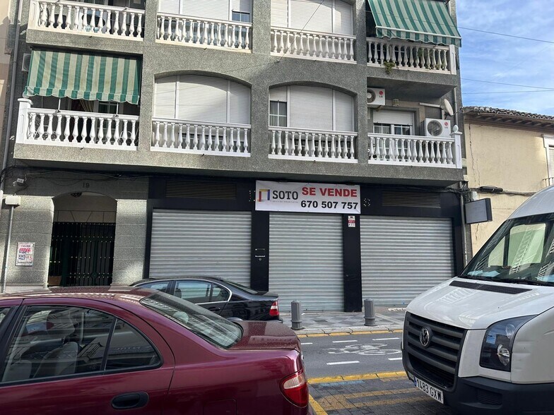 Avenida Andalucía, 19, Atarfe, Granada à vendre - Photo du bâtiment - Image 2 de 19