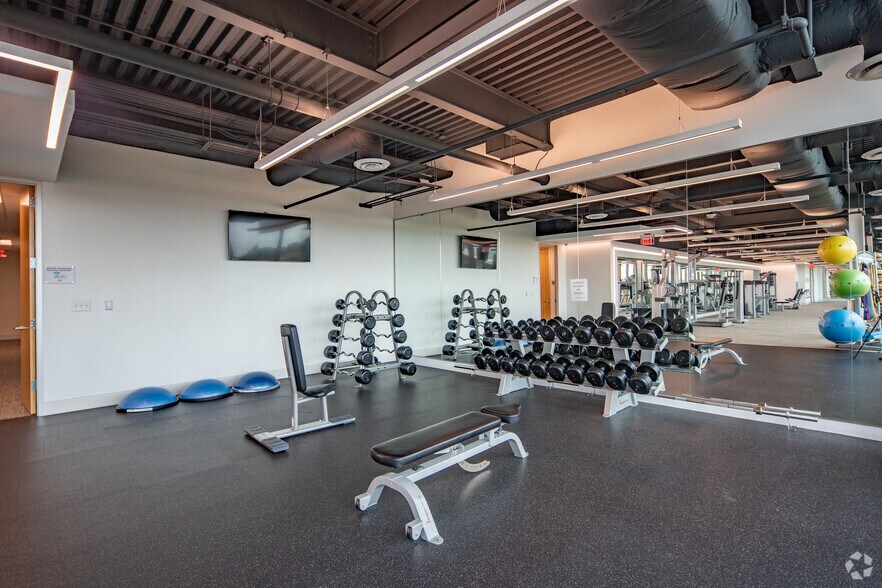 8150 N Central Expy, Dallas, TX à louer - Photo intérieure - Image 3 de 54