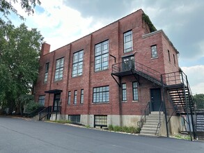 118 W 5th St, Covington, KY for lease Building Photo- Image 1 of 7