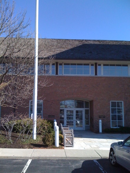 920 S Waukegan Rd, Lake Forest, IL for lease - Building Photo - Image 2 of 5
