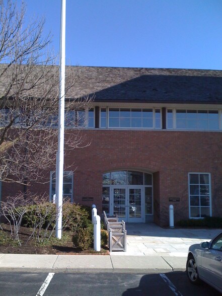 920 S Waukegan Rd, Lake Forest, IL à louer - Photo du bâtiment - Image 2 de 5