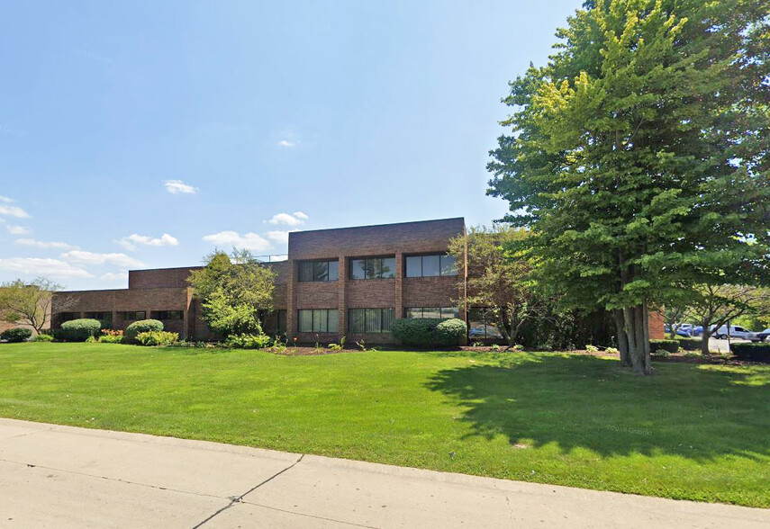 32235 Industrial Rd, Livonia, MI à vendre - Photo du bâtiment - Image 1 de 10