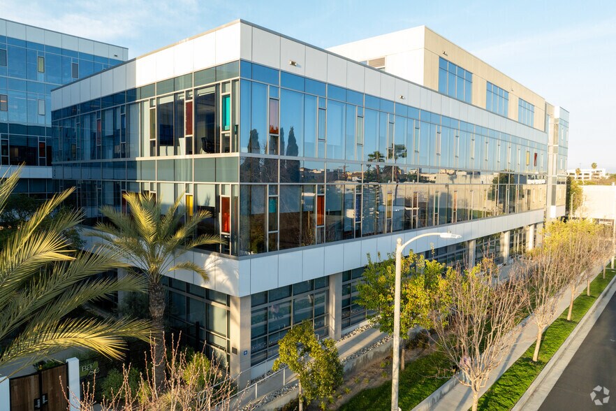 6555 Barton Ave, Los Angeles, CA à louer - Photo du bâtiment - Image 3 de 8