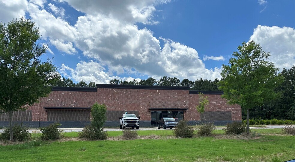 140 Weathers st, Youngsville, NC à louer - Photo du bâtiment - Image 3 de 20