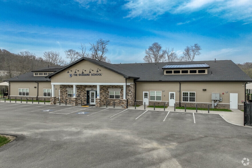2306 Wildwood Rd, Gibsonia, PA à vendre - Photo du bâtiment - Image 3 de 5