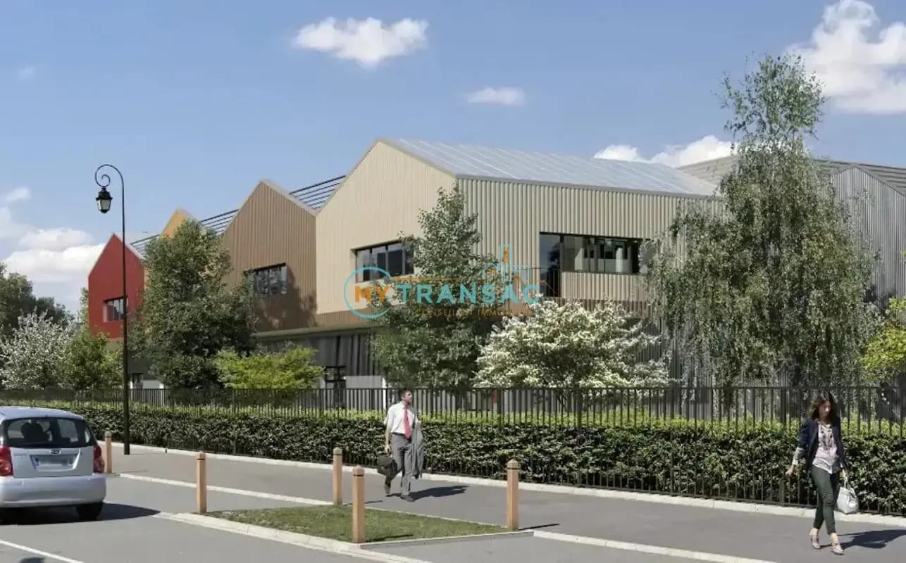 Flex in Montgeron for sale Building Photo- Image 1 of 8