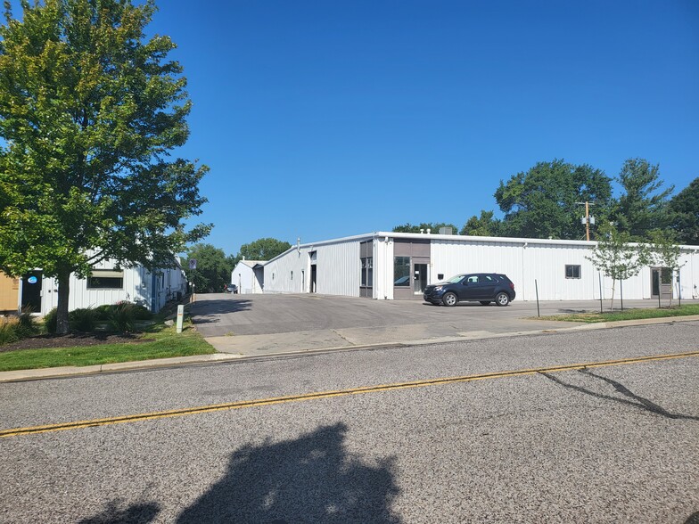 8900 Rosehill Rd, Lenexa, KS for lease - Building Photo - Image 1 of 10