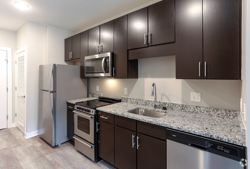 2911 W Grand Blvd, Detroit, MI for lease - Interior Photo - Image 2 of 77