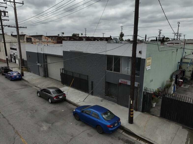 2080 Belgrave Ave, Huntington Park, CA à vendre - Communauté Matterport - Image 3 de 20