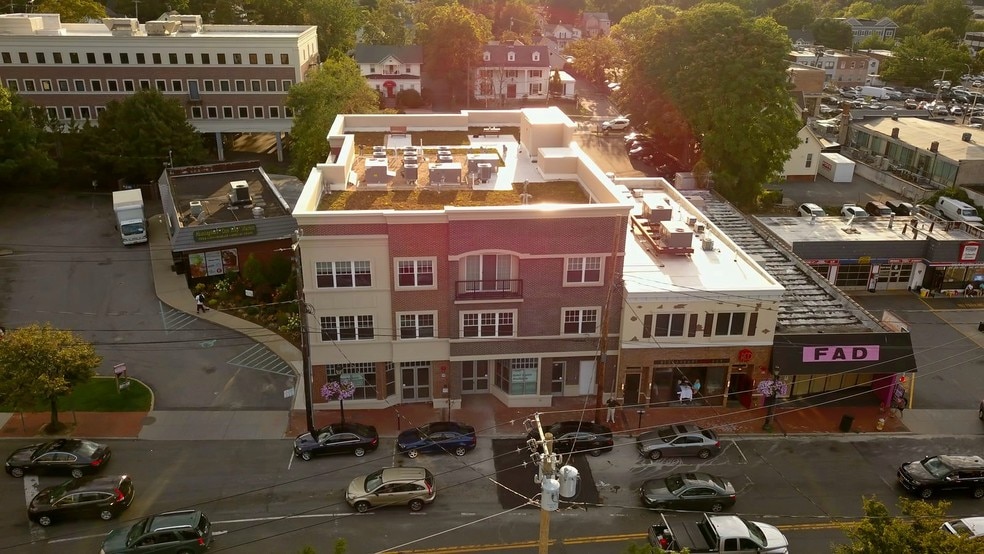 425 New York, Huntington, NY for lease - Building Photo - Image 3 of 19