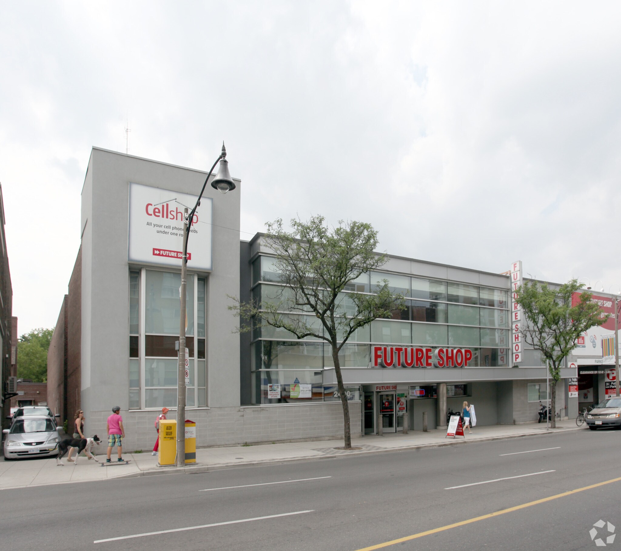 2400 Yonge St, Toronto, ON for sale Primary Photo- Image 1 of 1