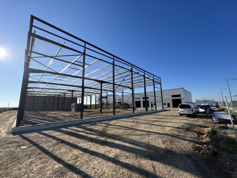 1 Rue Henry Fosse, Le Mesnil-Amelot à louer - Photo de construction - Image 2 de 5