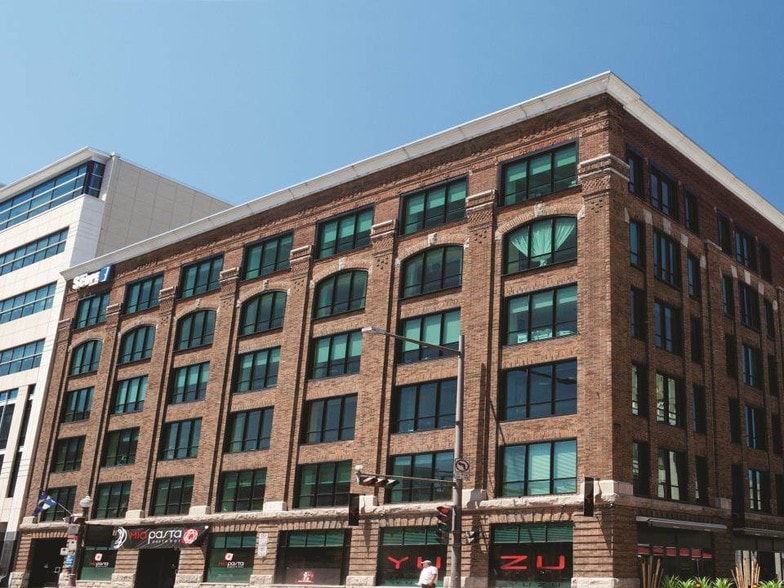 420-438 Boul Charest E, Québec, QC for lease - Primary Photo - Image 1 of 1