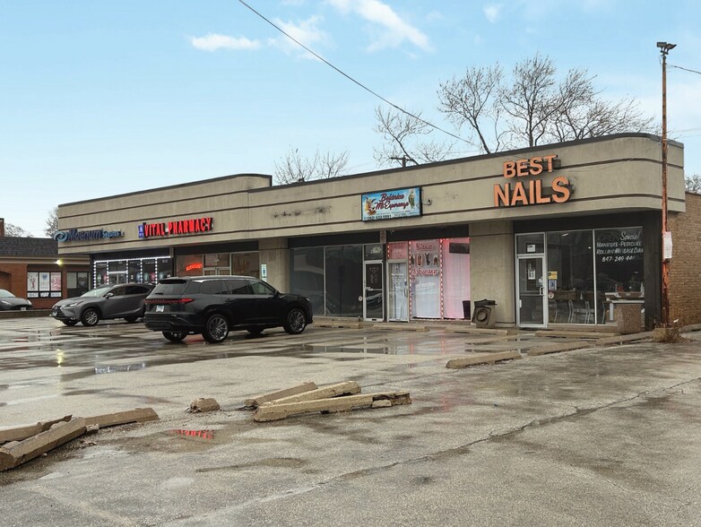 2304-2312 Grand Ave, Waukegan, IL à louer - Photo du bâtiment - Image 3 de 9