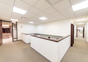 10 S LaSalle St, Chicago, IL for lease Interior Photo- Image 1 of 5