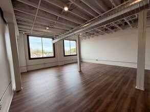 127-131 Railroad St, Rochester, NY for lease Interior Photo- Image 2 of 3