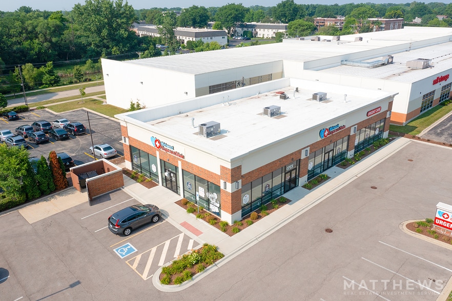 1910 E Roosevelt Rd, Wheaton, IL for sale - Building Photo - Image 2 of 3