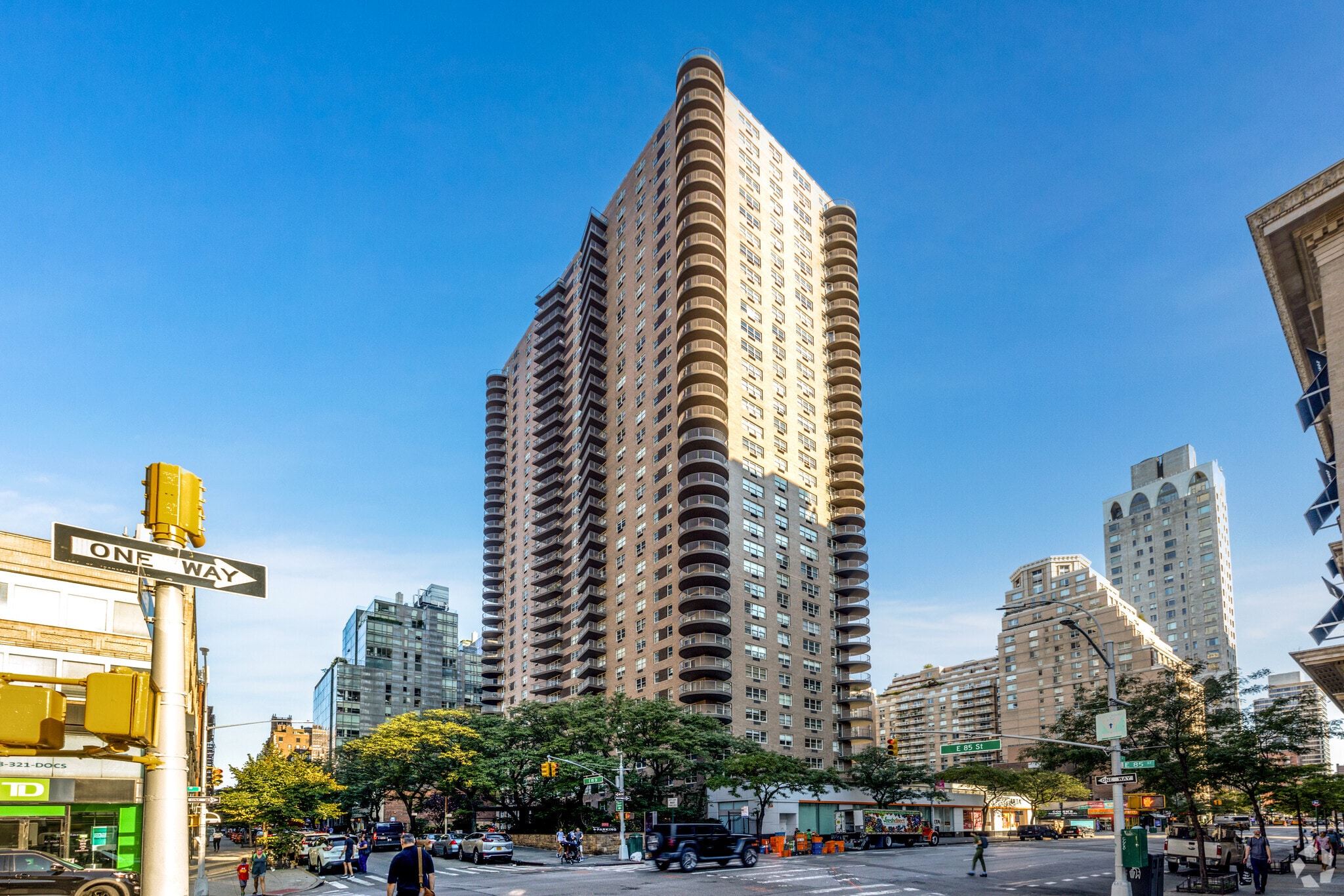 185 E 85th St, New York, NY for lease Primary Photo- Image 1 of 8