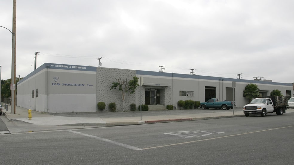 15504 Minnesota Ave, Paramount, CA for lease - Primary Photo - Image 1 of 2
