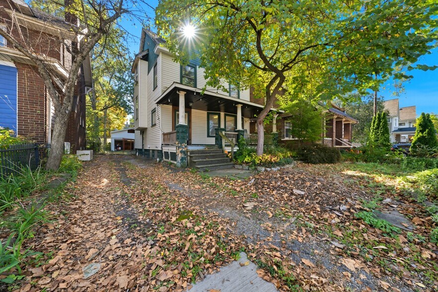 12406 Larchmere Blvd, Cleveland, OH à vendre - Photo du bâtiment - Image 2 de 48