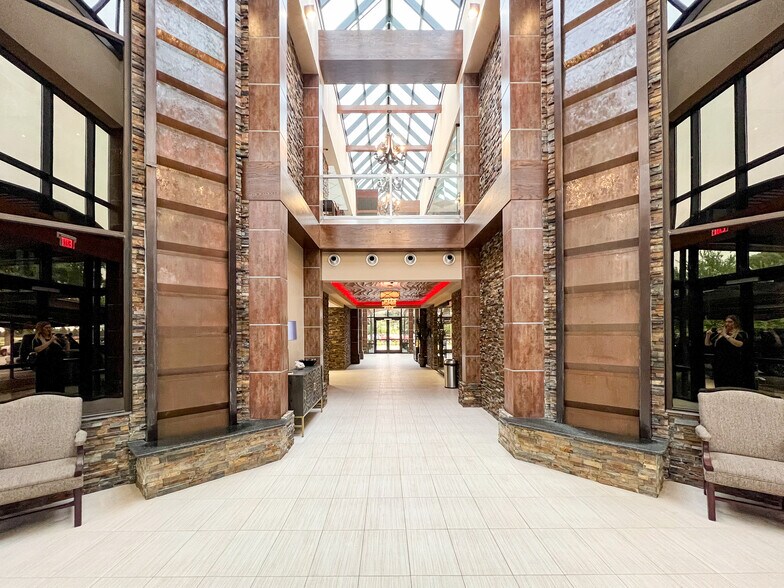 3510 N A St, Midland, TX à louer - Photo du bâtiment - Image 2 de 43