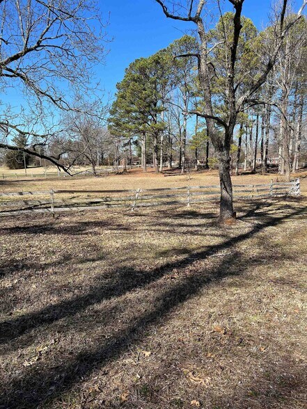 75 Hillandale Dr, Russellville, AL à louer - Photo du bâtiment - Image 3 de 7