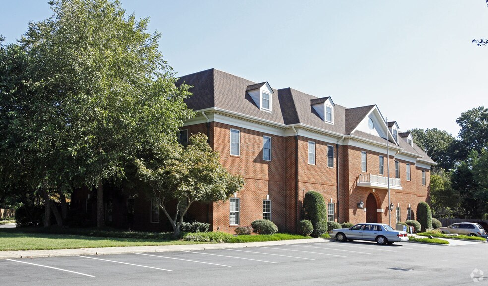 4524 Wishart Rd, Virginia Beach, VA à louer - Photo du bâtiment - Image 2 de 3