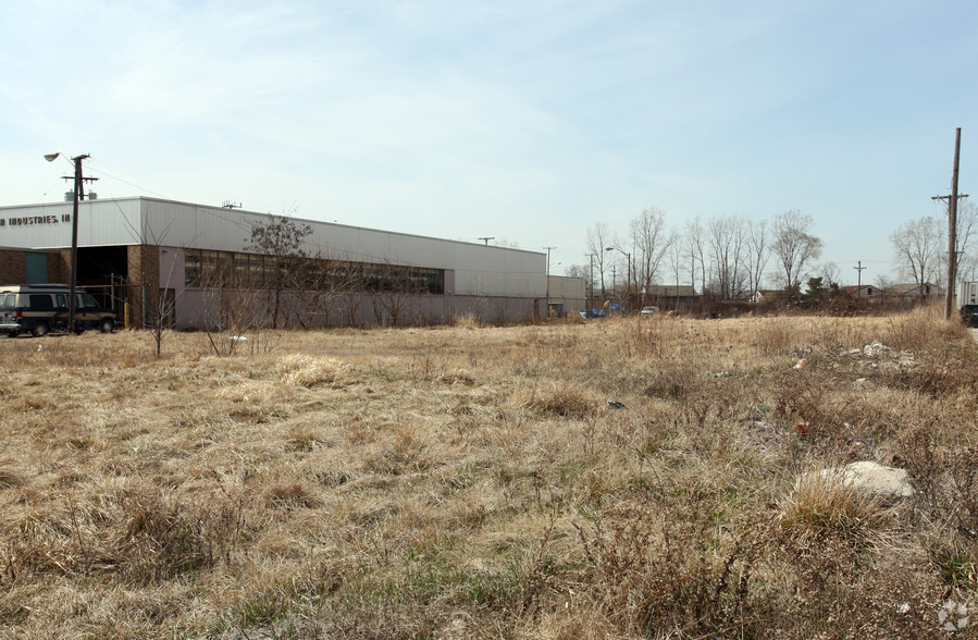 36603 Groesbeck Hwy, Clinton Township, MI for sale - Building Photo - Image 1 of 2