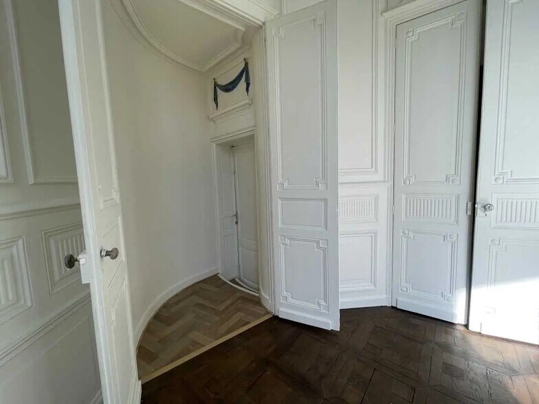 Bureau dans Bordeaux à louer - Photo du bâtiment - Image 3 de 7