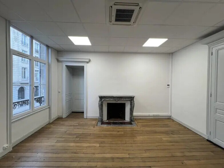 Office in Reims for lease - Interior Photo - Image 3 of 5