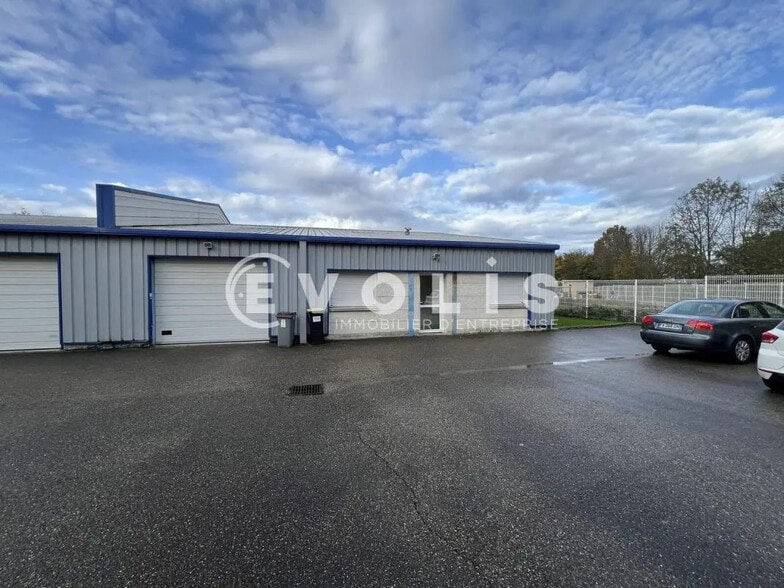 Office in Colombier-Saugnieu for lease - Building Photo - Image 2 of 15